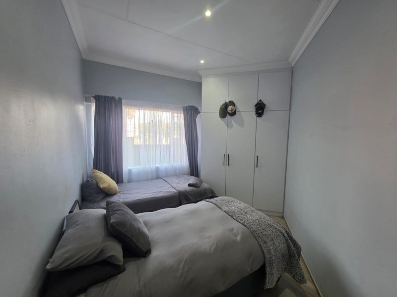 Modern 2-Bedroom Flat for Sale - Selection Park, Springs - Photo 3