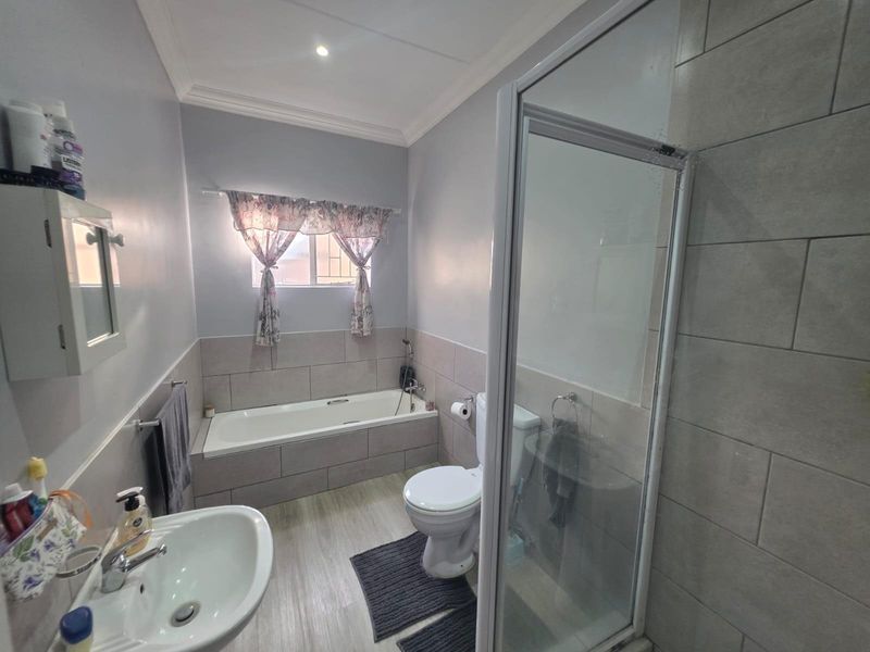 Modern 2-Bedroom Flat for Sale - Selection Park, Springs - Photo 9