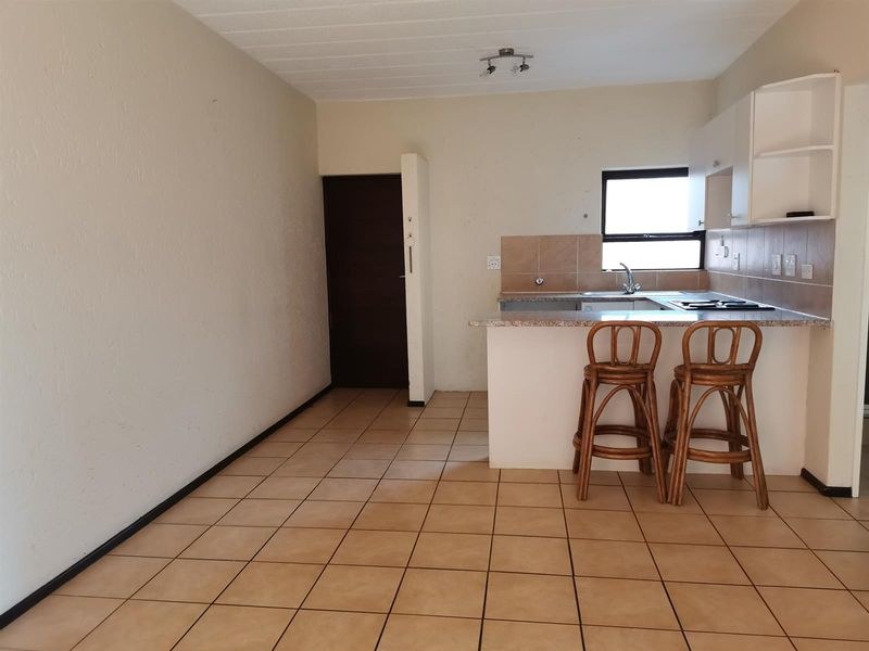 Groundfloor apartment for sale in Sunninghill, - Photo 3