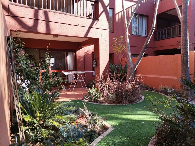 Groundfloor apartment for sale in Sunninghill, - Photo 1