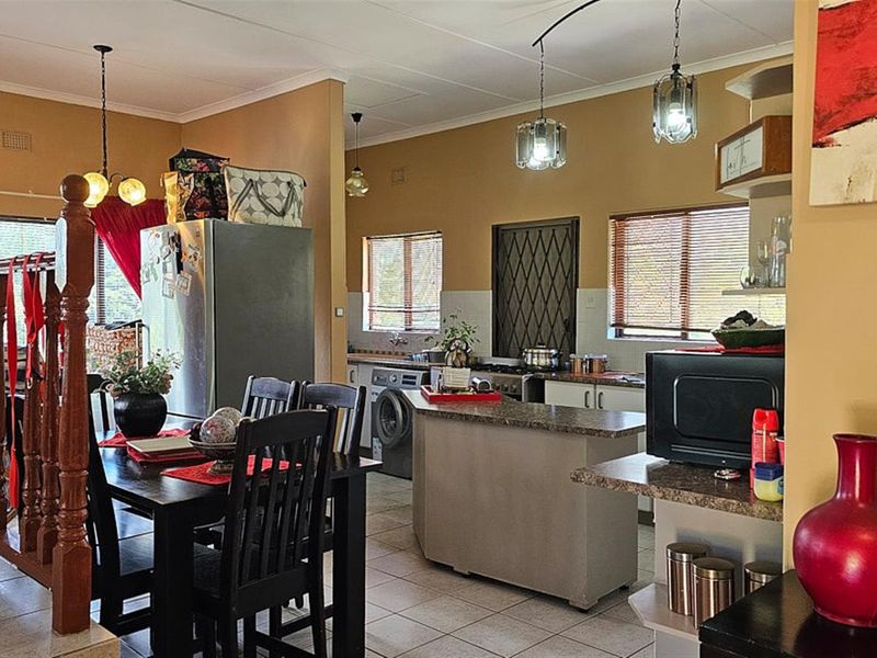 3 Bedroom Family Home and Flatlet - Photo 2