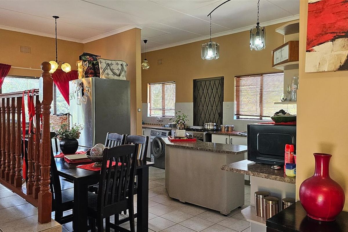3 Bedroom Family Home and Flatlet - Photo 2