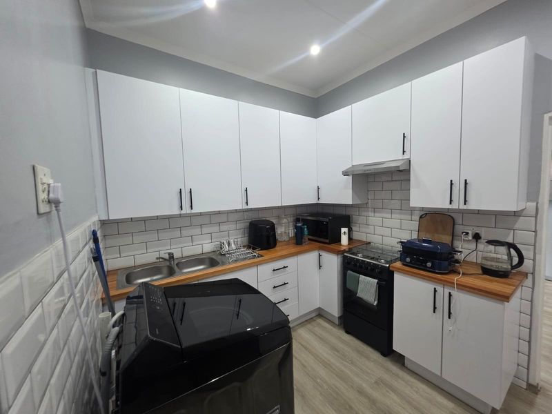 Modern newly renovated 1 Bedroom Flat for Sale  Selection Park, Springs - Photo 6