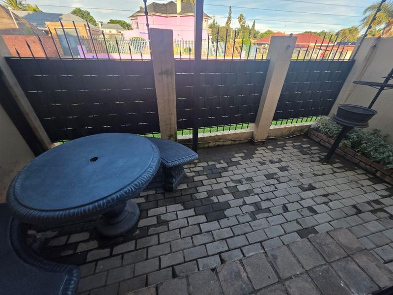 Modern newly renovated 1 Bedroom Flat for Sale  Selection Park, Springs - Photo 8