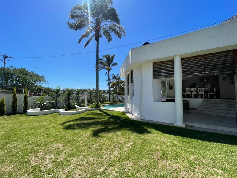 Upmarket Home with Separate Luxury Guest House in Selborne - Photo 3