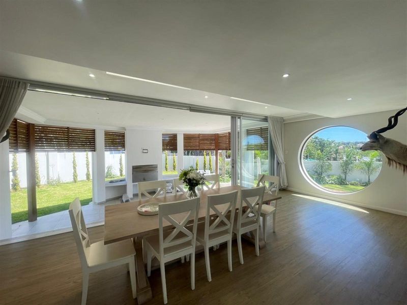 Upmarket Home with Separate Luxury Guest House in Selborne - Photo 9