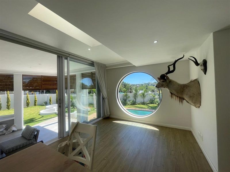 Upmarket Home with Separate Luxury Guest House in Selborne - Photo 10