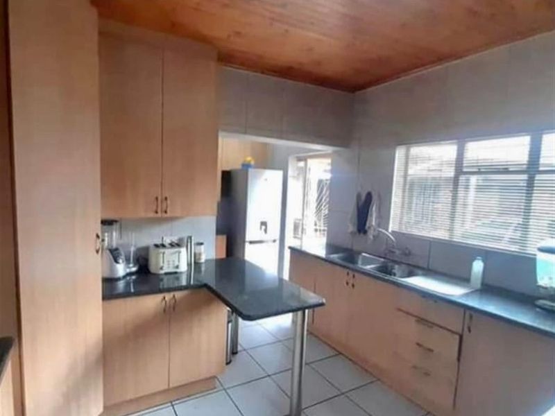 House for rent in secure complex -  Vanderibjlpark - Photo 6