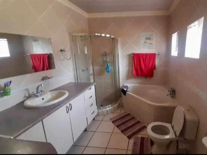 House for rent in secure complex -  Vanderibjlpark - Photo 4