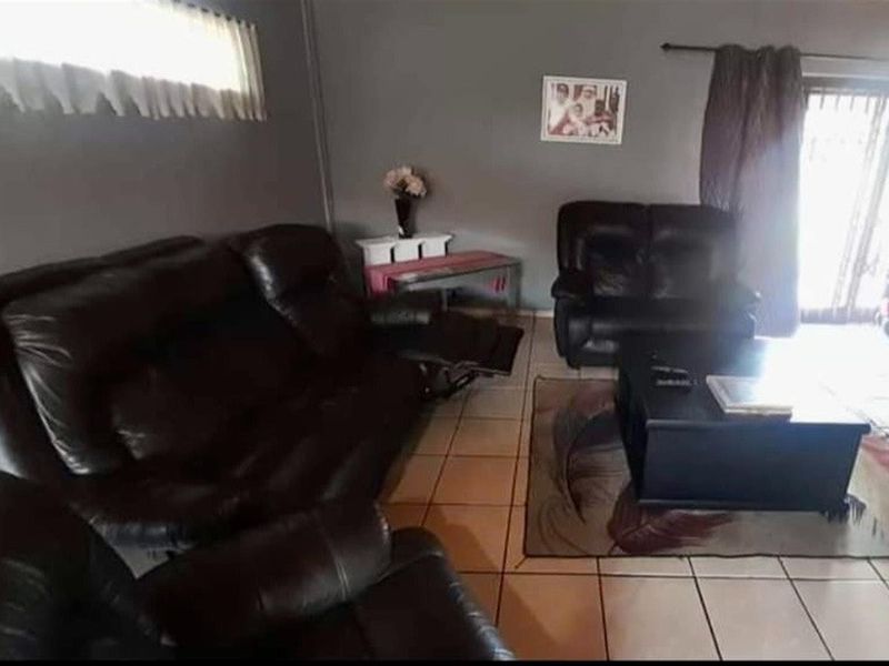 House for rent in secure complex -  Vanderibjlpark - Photo 2