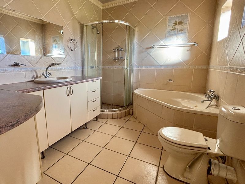 House for rent in secure complex -  Vanderibjlpark - Photo 5