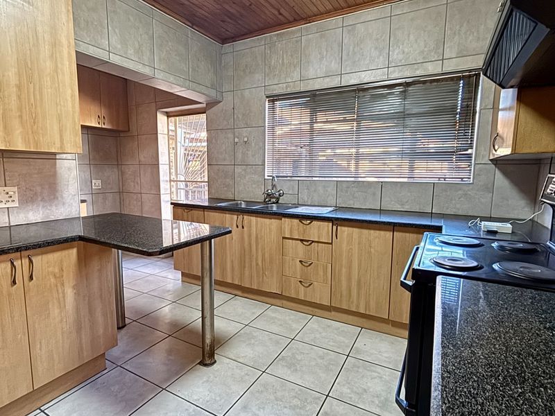 House for rent in secure complex -  Vanderibjlpark - Photo 10