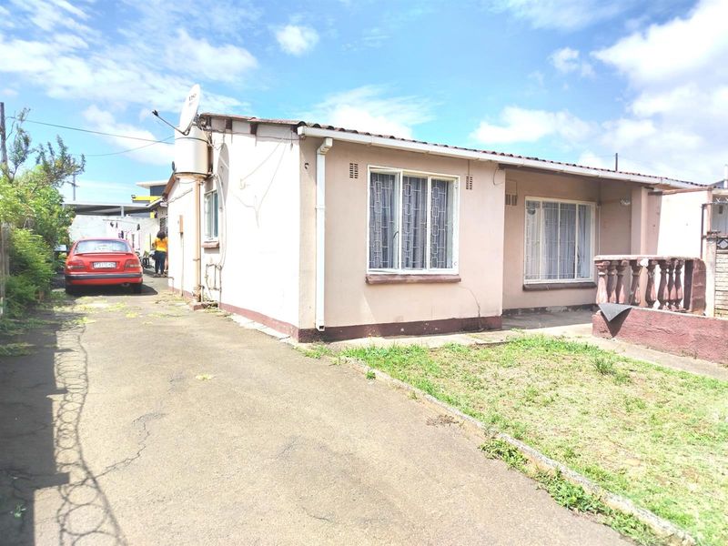 2 Bedroom House with an Outbuilding for Sale in Westham, Phoenix, KwaZulu Natal - Photo 2