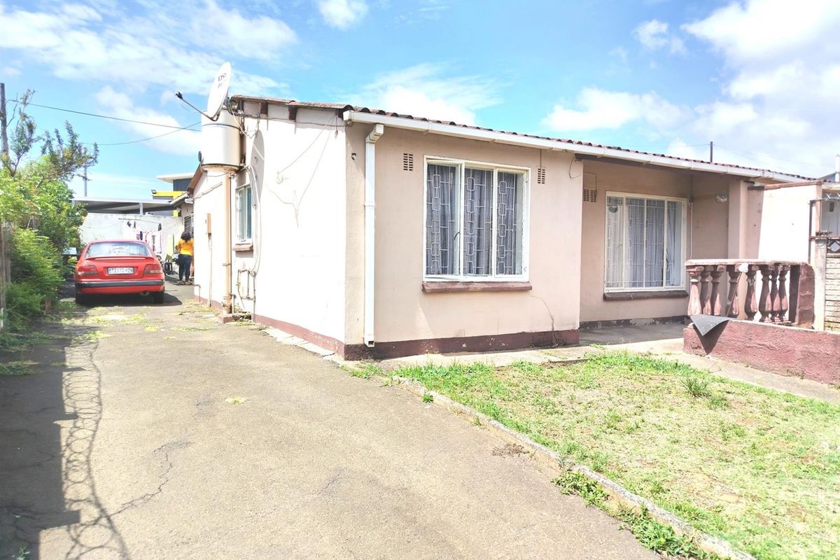 2 Bedroom House with an Outbuilding for Sale in Westham, Phoenix, KwaZulu Natal - Photo 2