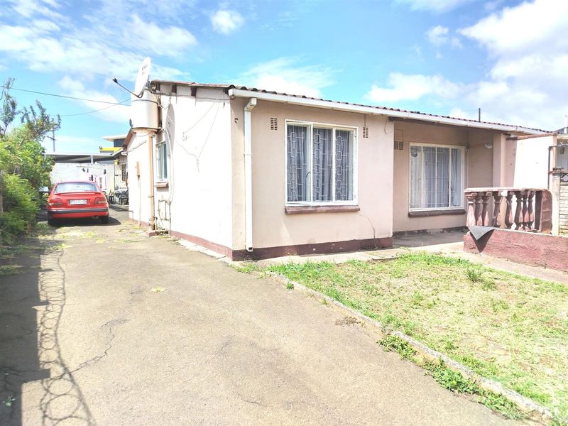 2 Bedroom House with an Outbuilding for Sale in Westham, Phoenix, KwaZulu Natal - Photo 3