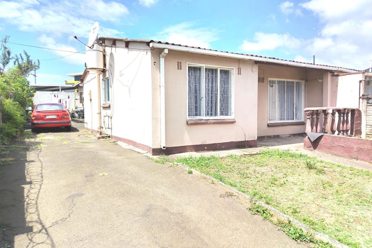 2 Bedroom House with an Outbuilding for Sale in Westham, Phoenix, KwaZulu Natal - Photo 3