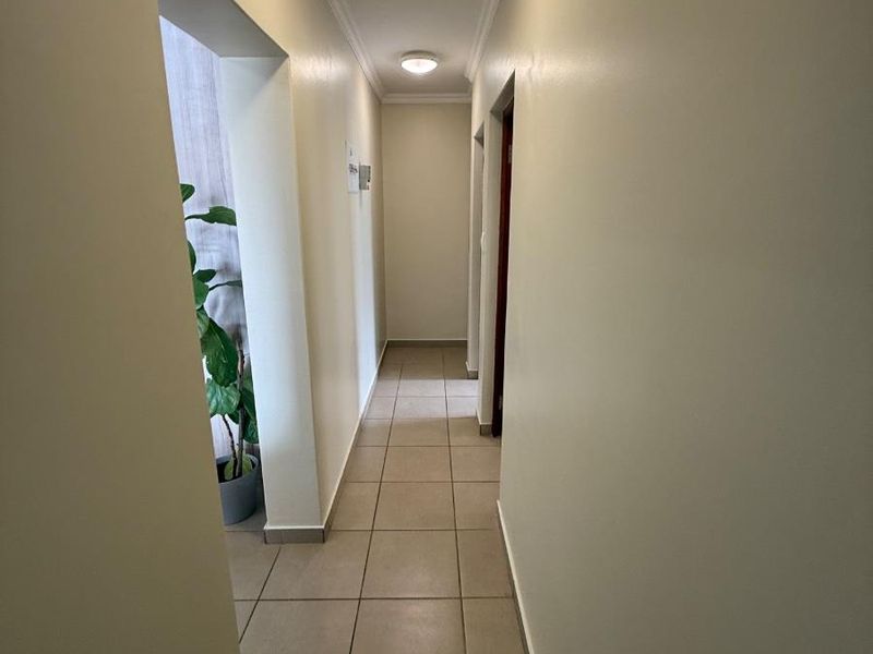 Stylish 2 Bedroom Apartment | 2 Bathrooms | Large Enclosed Entertainer’s Balcony - Photo 10