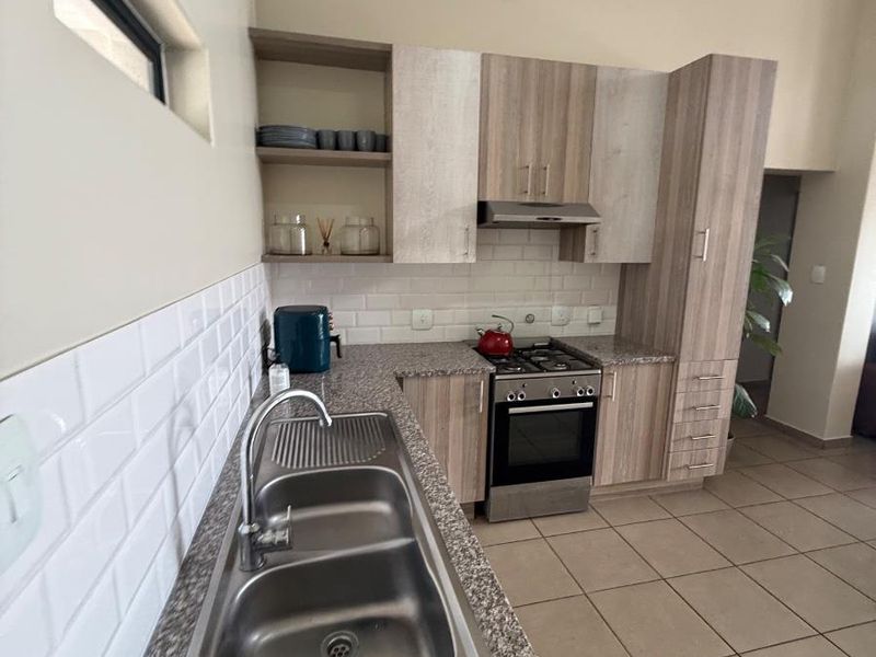 Stylish 2 Bedroom Apartment | 2 Bathrooms | Large Enclosed Entertainer’s Balcony - Photo 9