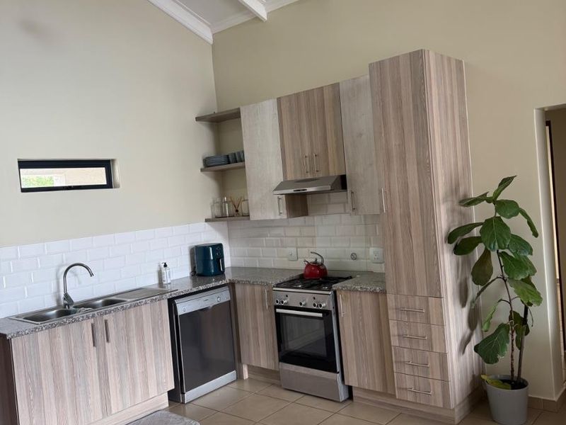 Stylish 2 Bedroom Apartment | 2 Bathrooms | Large Enclosed Entertainer’s Balcony - Photo 6