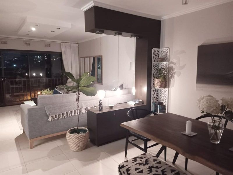 Beachfront Apartment For Sale in Umhlanga Central, Umhlanga, KwaZulu Natal - Photo 3