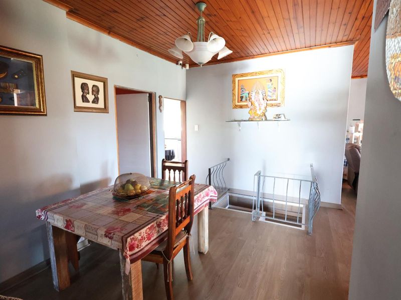 Generous Double-Storey Living with River Outlook and Income Potential - Photo 9