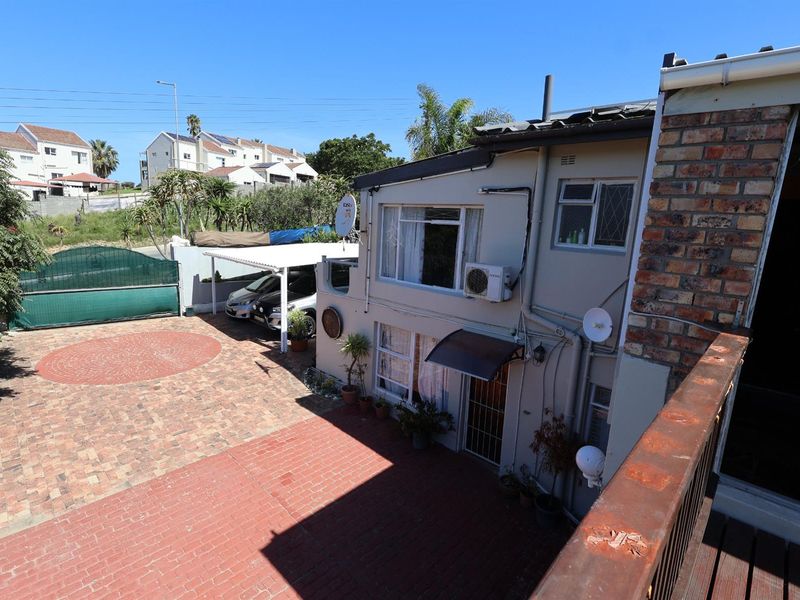 Generous Double-Storey Living with River Outlook and Income Potential - Photo 2