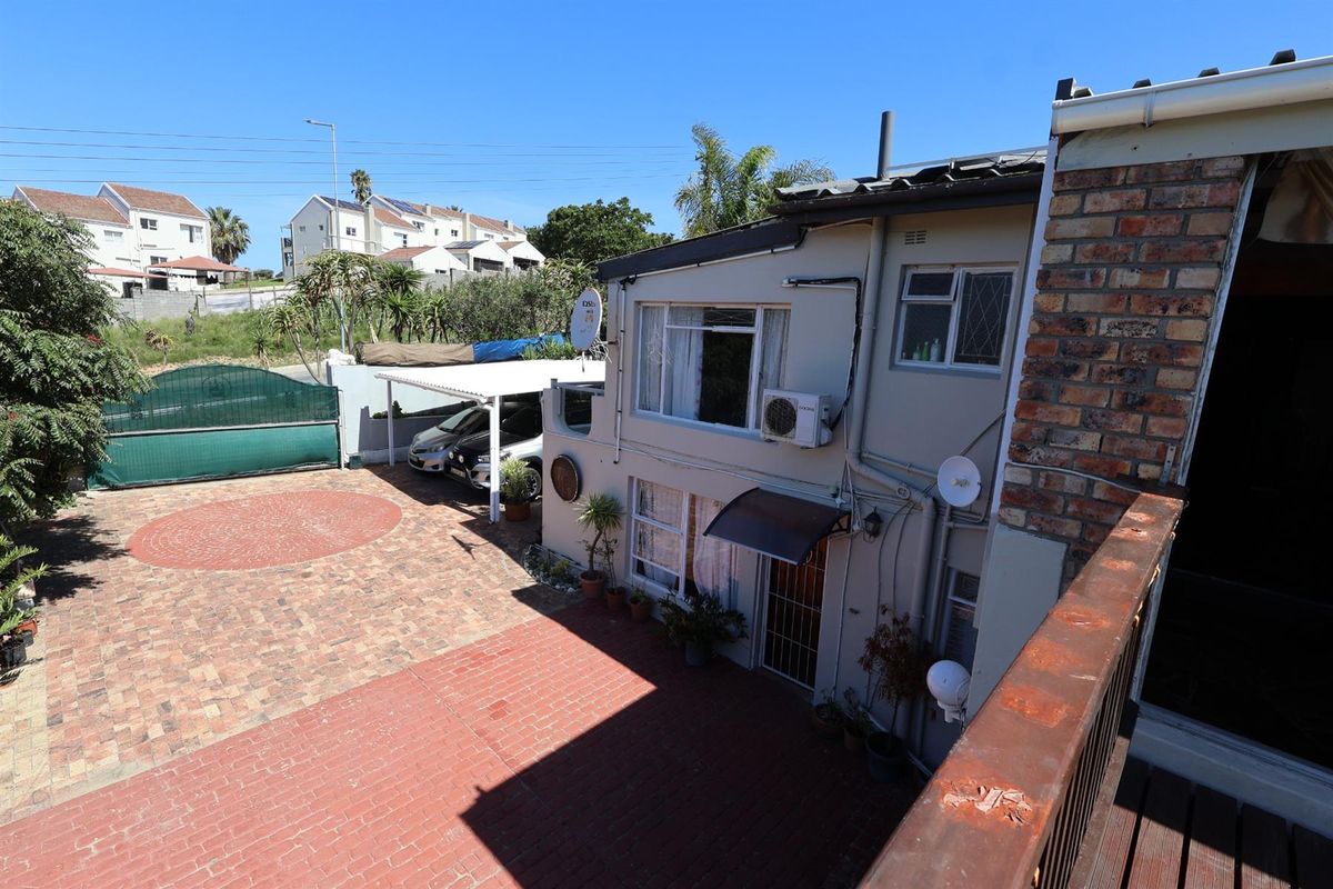 Generous Double-Storey Living with River Outlook and Income Potential - Photo 2