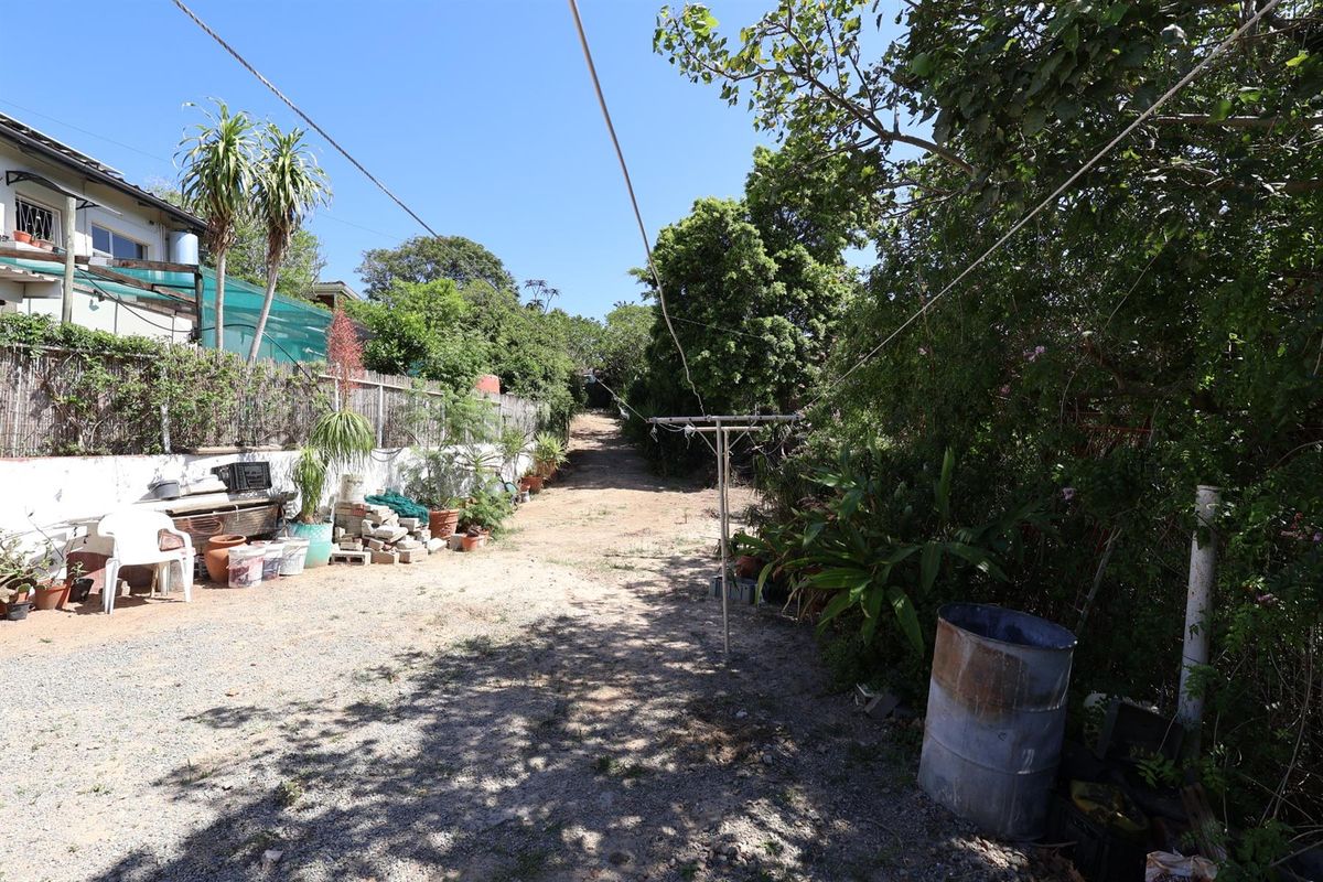 Generous Double-Storey Living with River Outlook and Income Potential - Photo 5