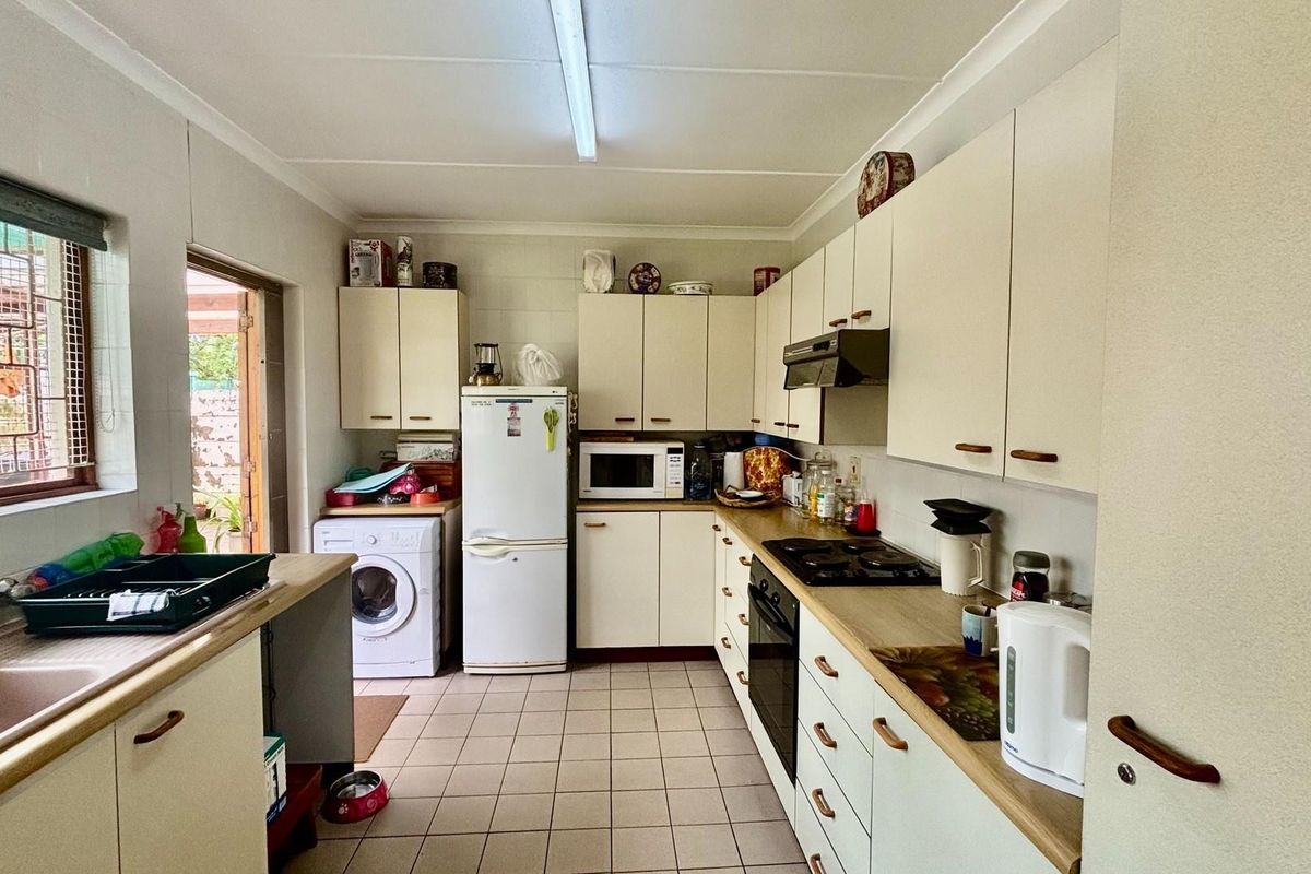 Townhouse For Sale in Margate, KwaZulu Natal - Photo 3