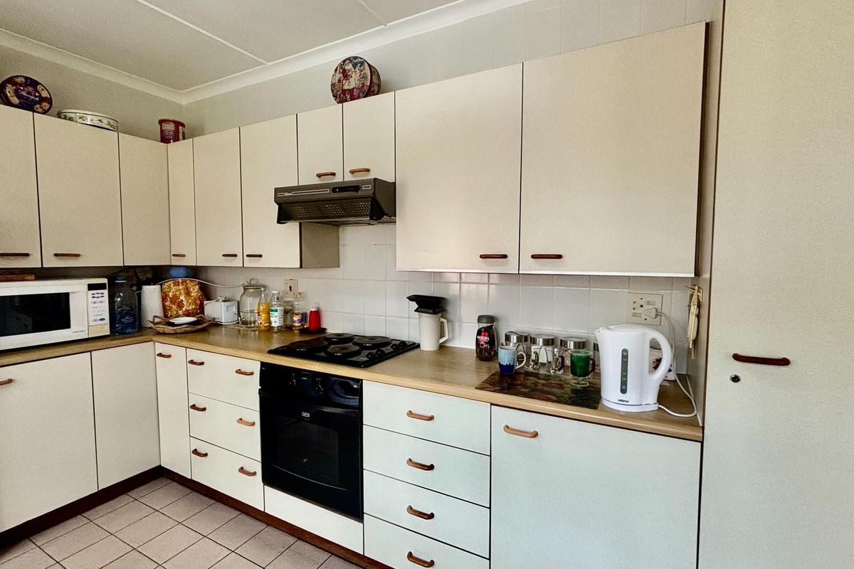 Townhouse For Sale in Margate, KwaZulu Natal - Photo 4