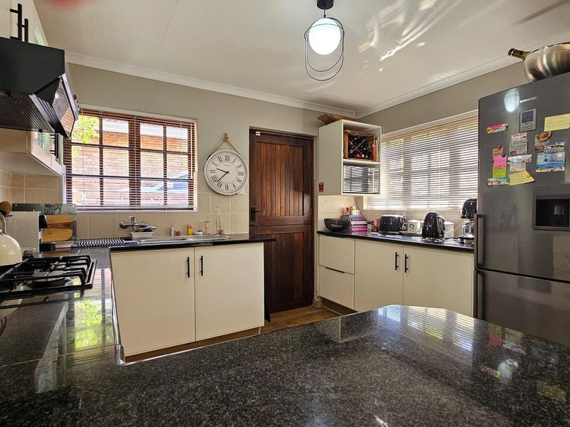 Townhouse For Sale in Margate, KwaZulu Natal - Photo 10