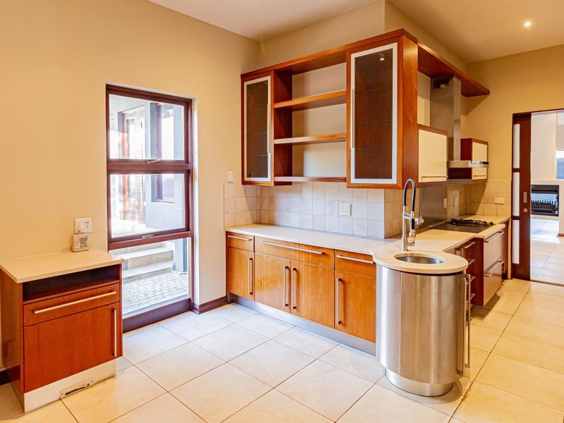 House To Rent in Sandton - Photo 9