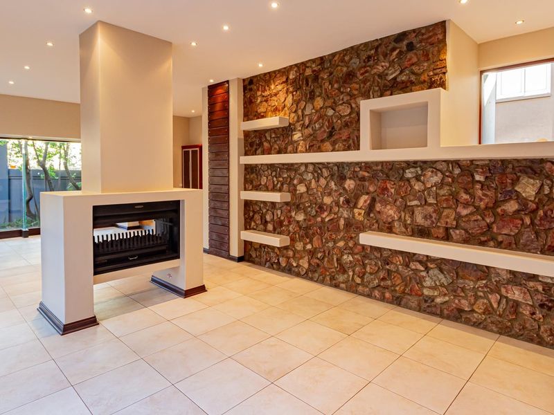 House To Rent in Sandton - Photo 3