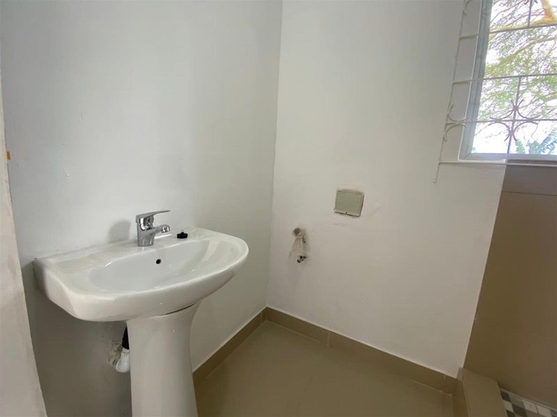 Cottage To Rent in Westville, Durban, KwaZulu Natal R12000 - Photo 5