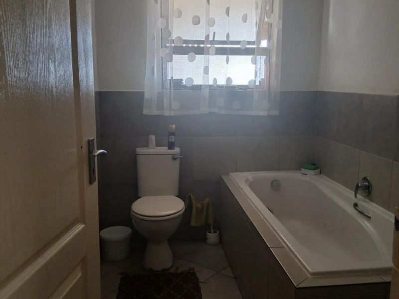 House for Sale: Mountain Ridge, Paarl - Photo 6