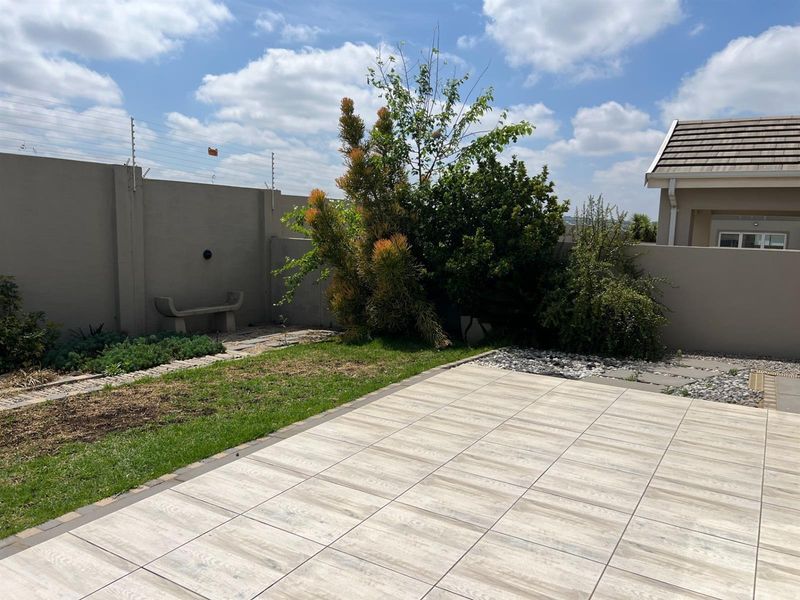 House For Sale in Blue Hills AH, Blue Hills, Midrand - Photo 9