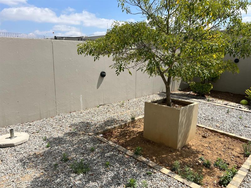 House For Sale in Blue Hills AH, Blue Hills, Midrand - Photo 6