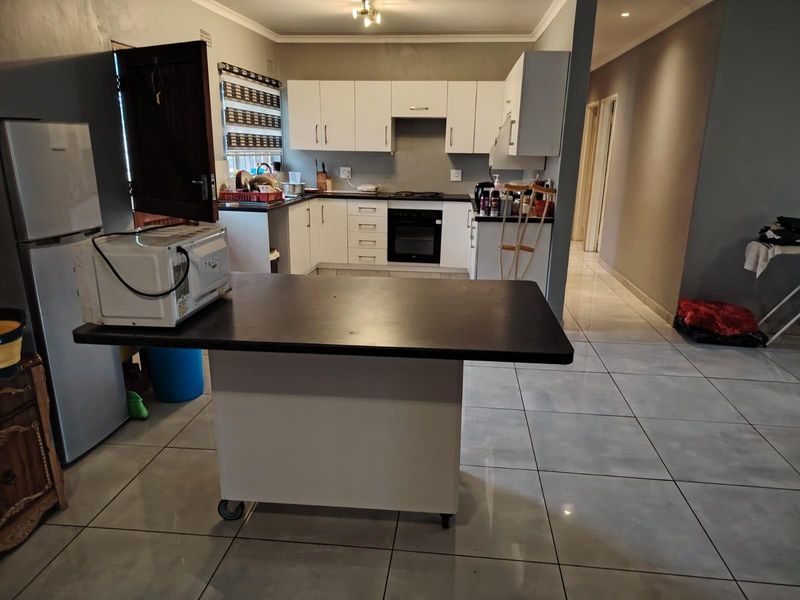 Spacious Dual-Living Property in the Heart of the Kwazulu-Natal Midlands - Photo 9