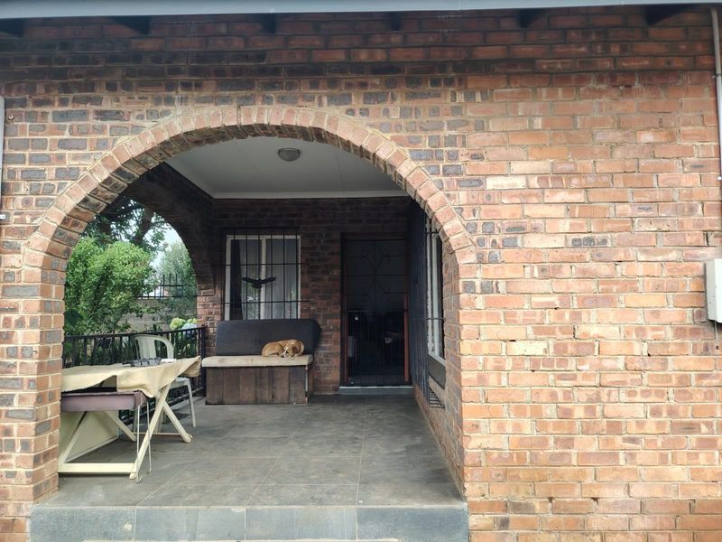 Spacious Dual-Living Property in the Heart of the Kwazulu-Natal Midlands - Photo 3