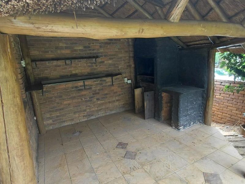 Townhouse For Sale in Wilgeheuwel, Roodepoort - Photo 10