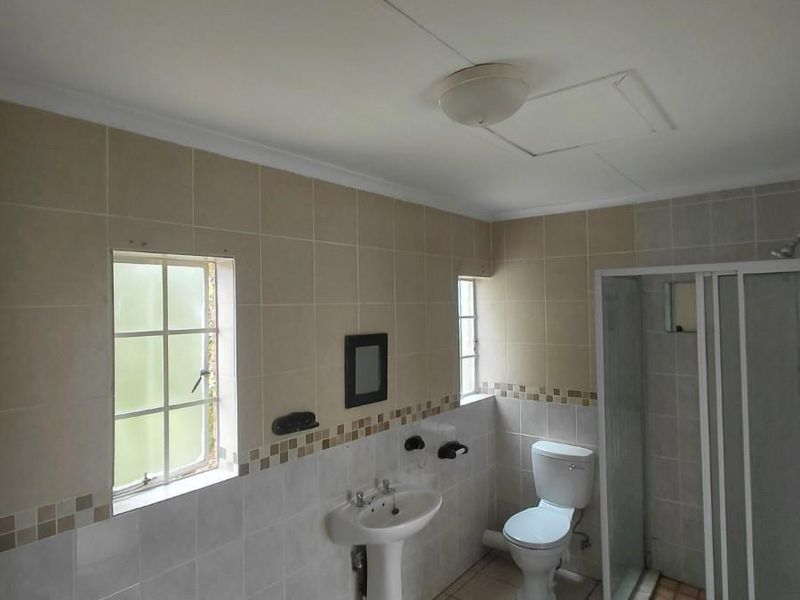 Townhouse For Sale in Wilgeheuwel, Roodepoort - Photo 8