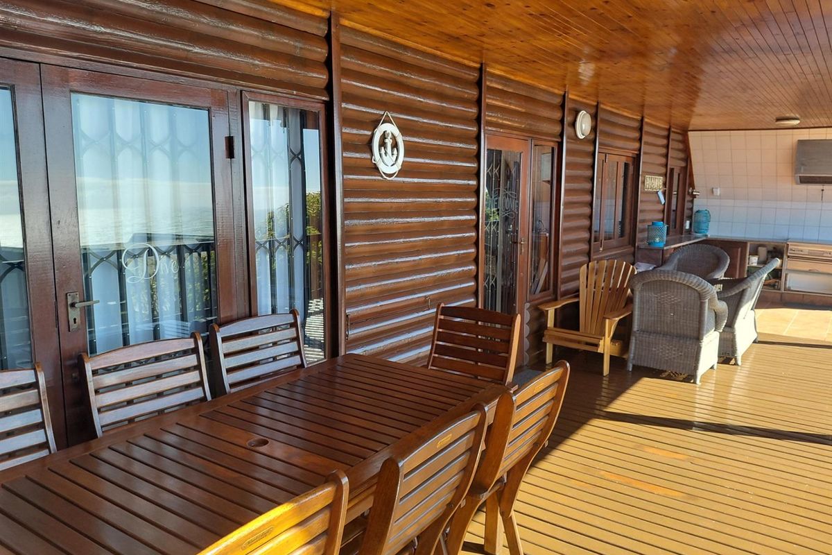 Upmarket log home with breathtaking sea views! - Photo 5