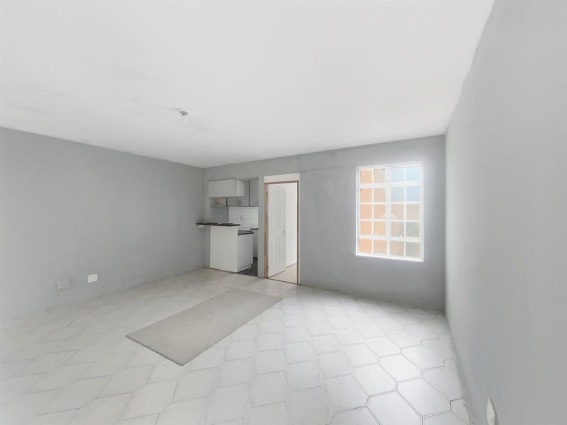 2 Bedroom Apartment For Sale in Durban Central, Durban, KwaZulu-Natal - Photo 2