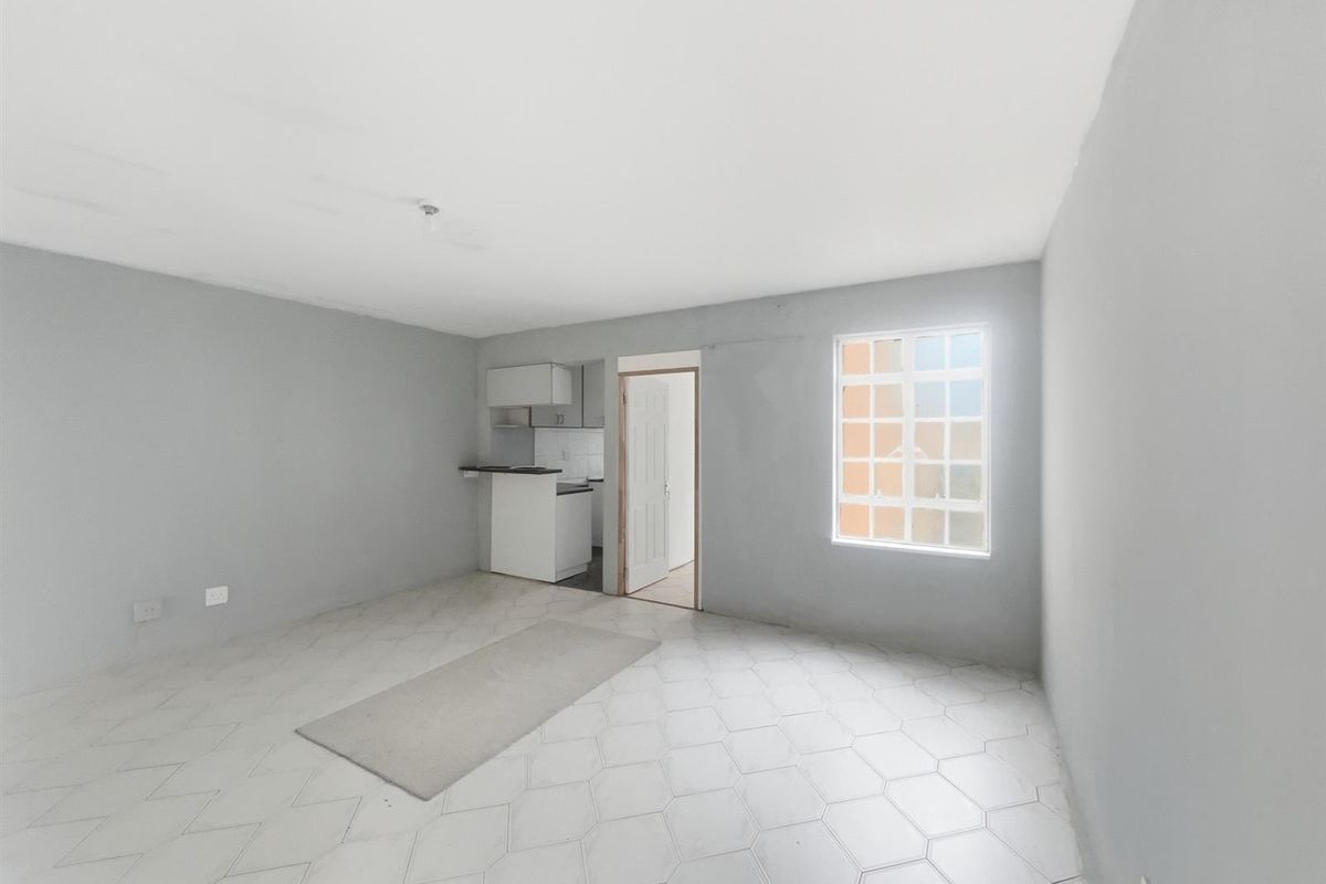 2 Bedroom Apartment For Sale in Durban Central, Durban, KwaZulu-Natal - Photo 2