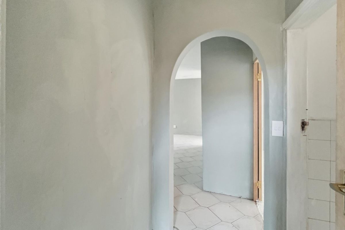 2 Bedroom Apartment For Sale in Durban Central, Durban, KwaZulu-Natal - Photo 5