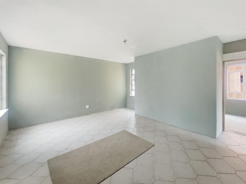 2 Bedroom Apartment For Sale in Durban Central, Durban, KwaZulu-Natal - Photo 3