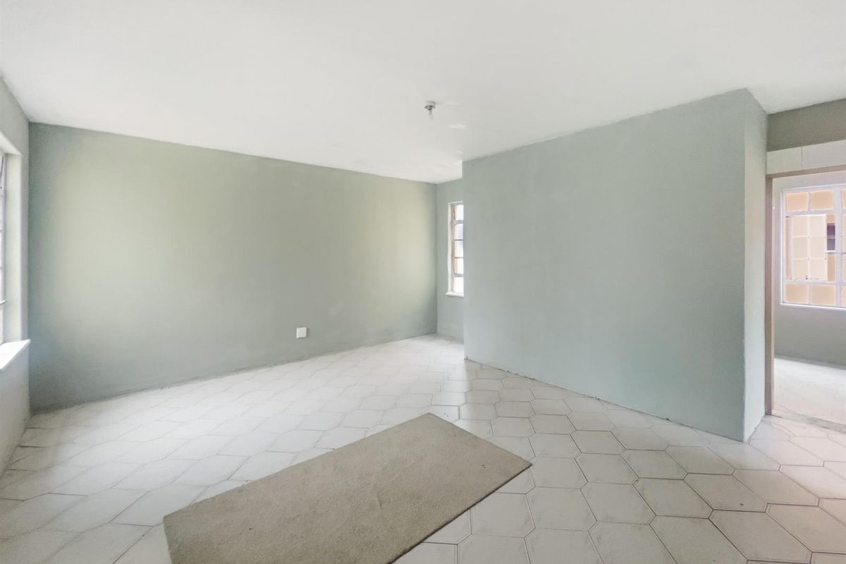 2 Bedroom Apartment For Sale in Durban Central, Durban, KwaZulu-Natal - Photo 3