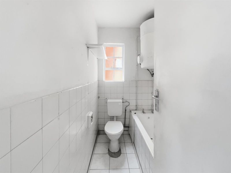 2 Bedroom Apartment For Sale in Durban Central, Durban, KwaZulu-Natal - Photo 10