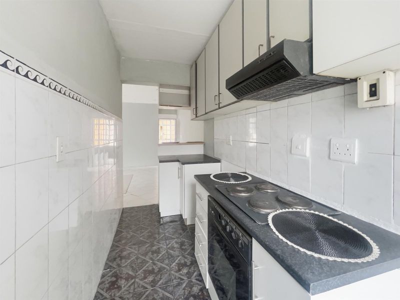 2 Bedroom Apartment For Sale in Durban Central, Durban, KwaZulu-Natal - Photo 9