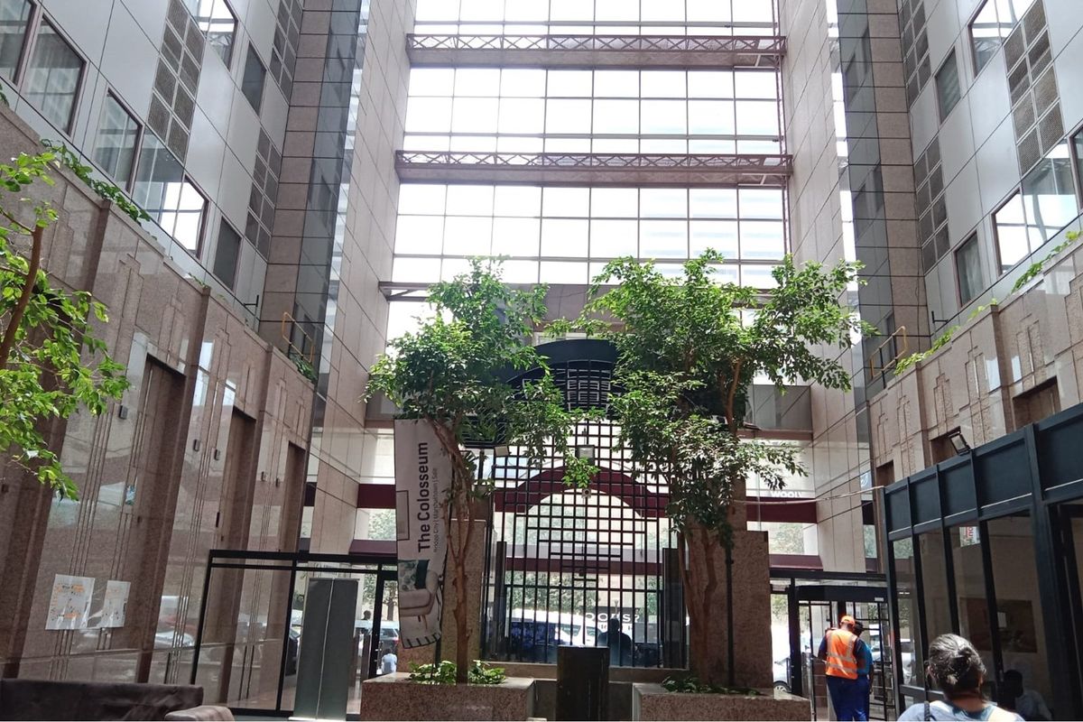 Modern Studio Apartment for Rent in the Heart of Marshalltown, Gauteng - Photo 4